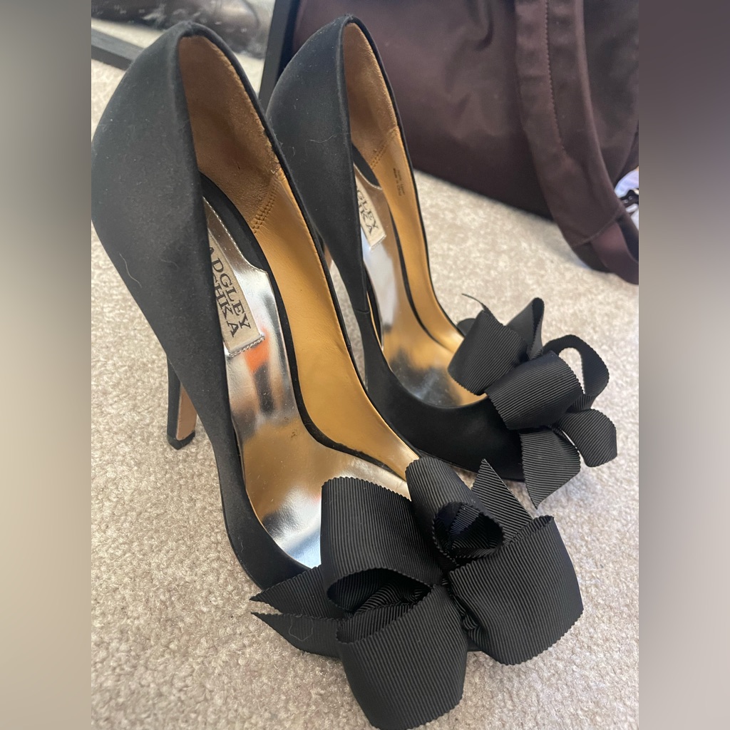 Badgley Mischka Elegant Black Bow Heels